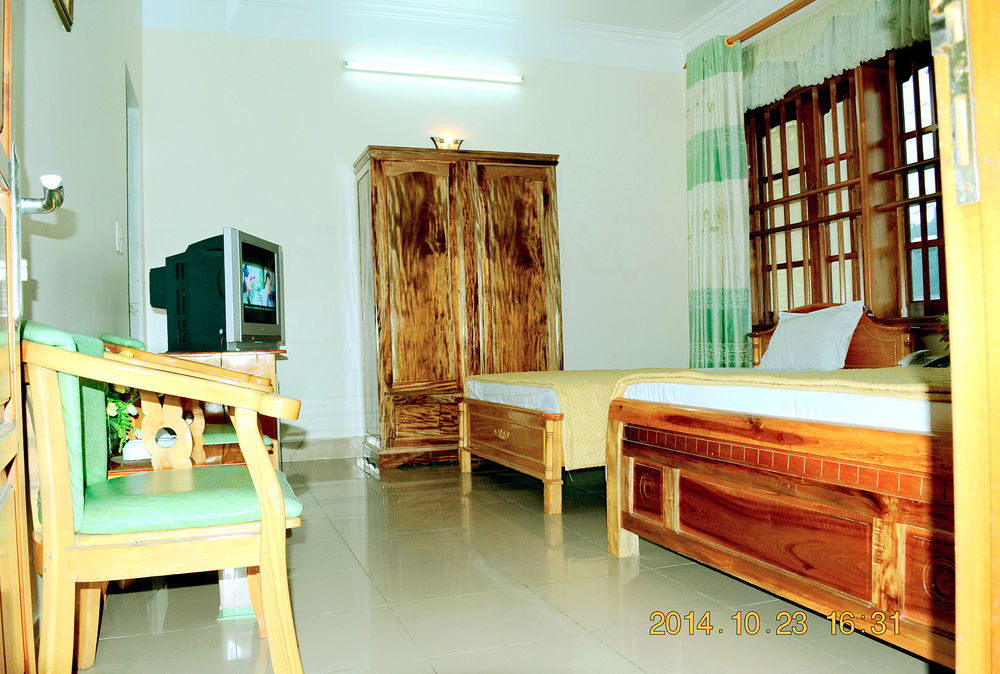 Hoang Ngoc Hotel Dong Khe Sau Екстер'єр фото