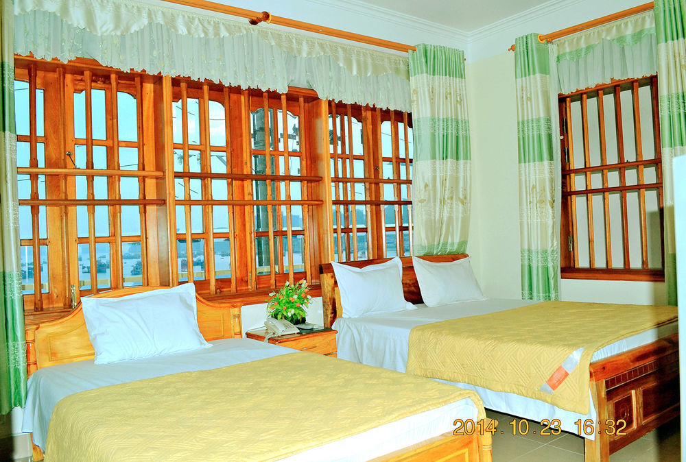 Hoang Ngoc Hotel Dong Khe Sau Екстер'єр фото