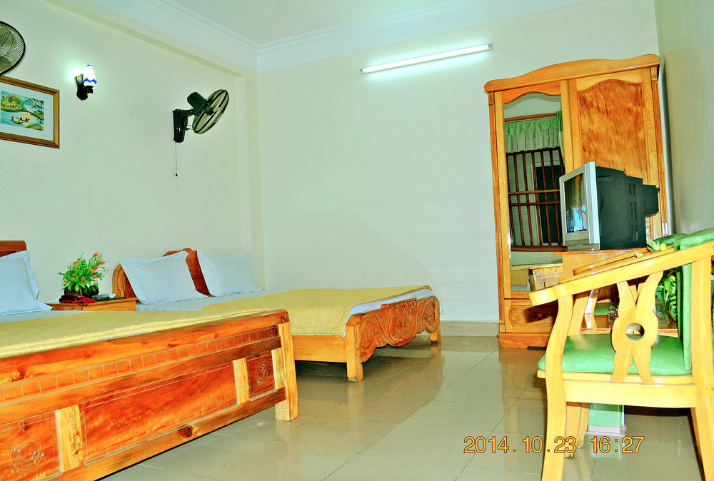 Hoang Ngoc Hotel Dong Khe Sau Екстер'єр фото