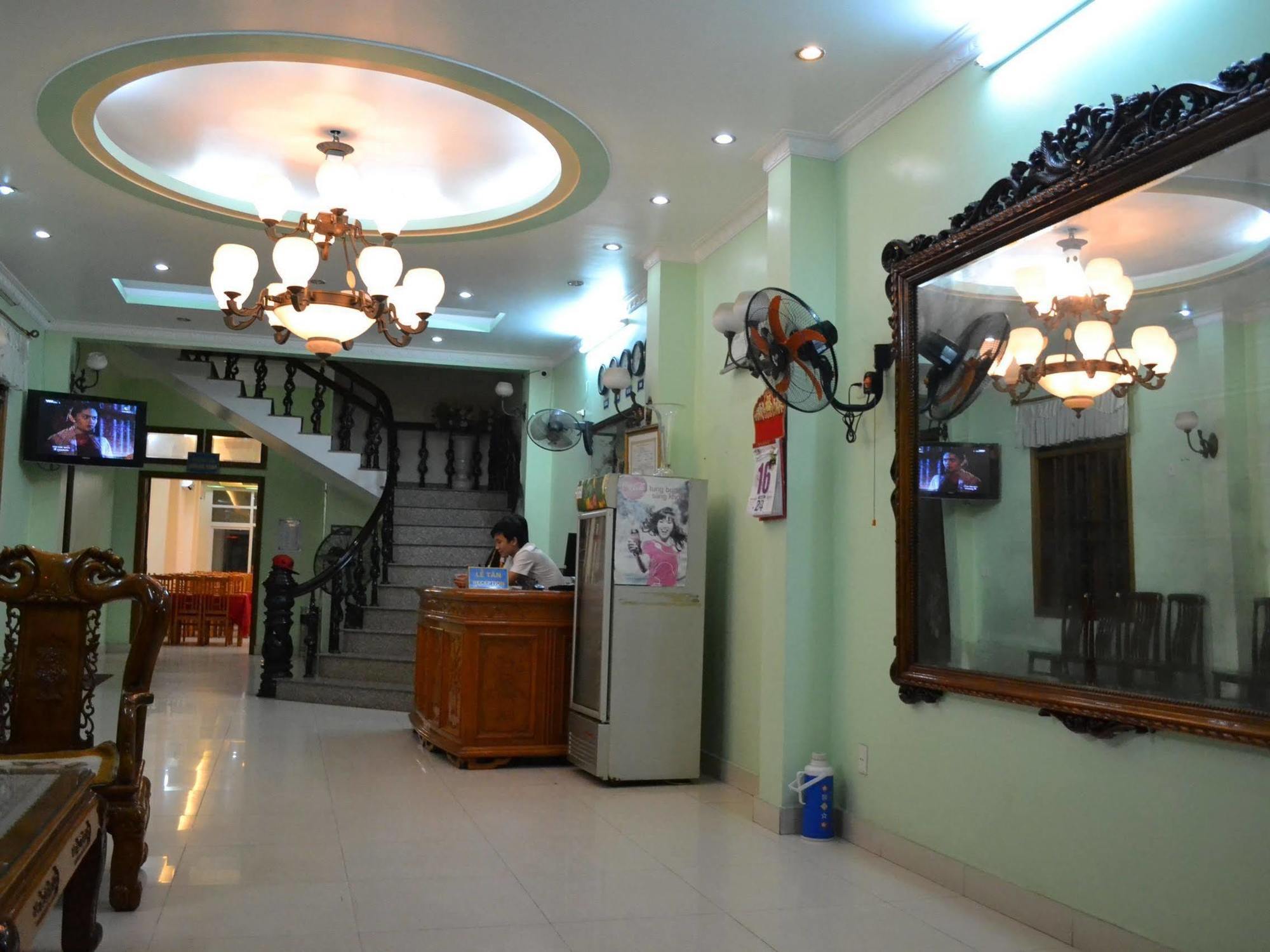 Hoang Ngoc Hotel Dong Khe Sau Екстер'єр фото