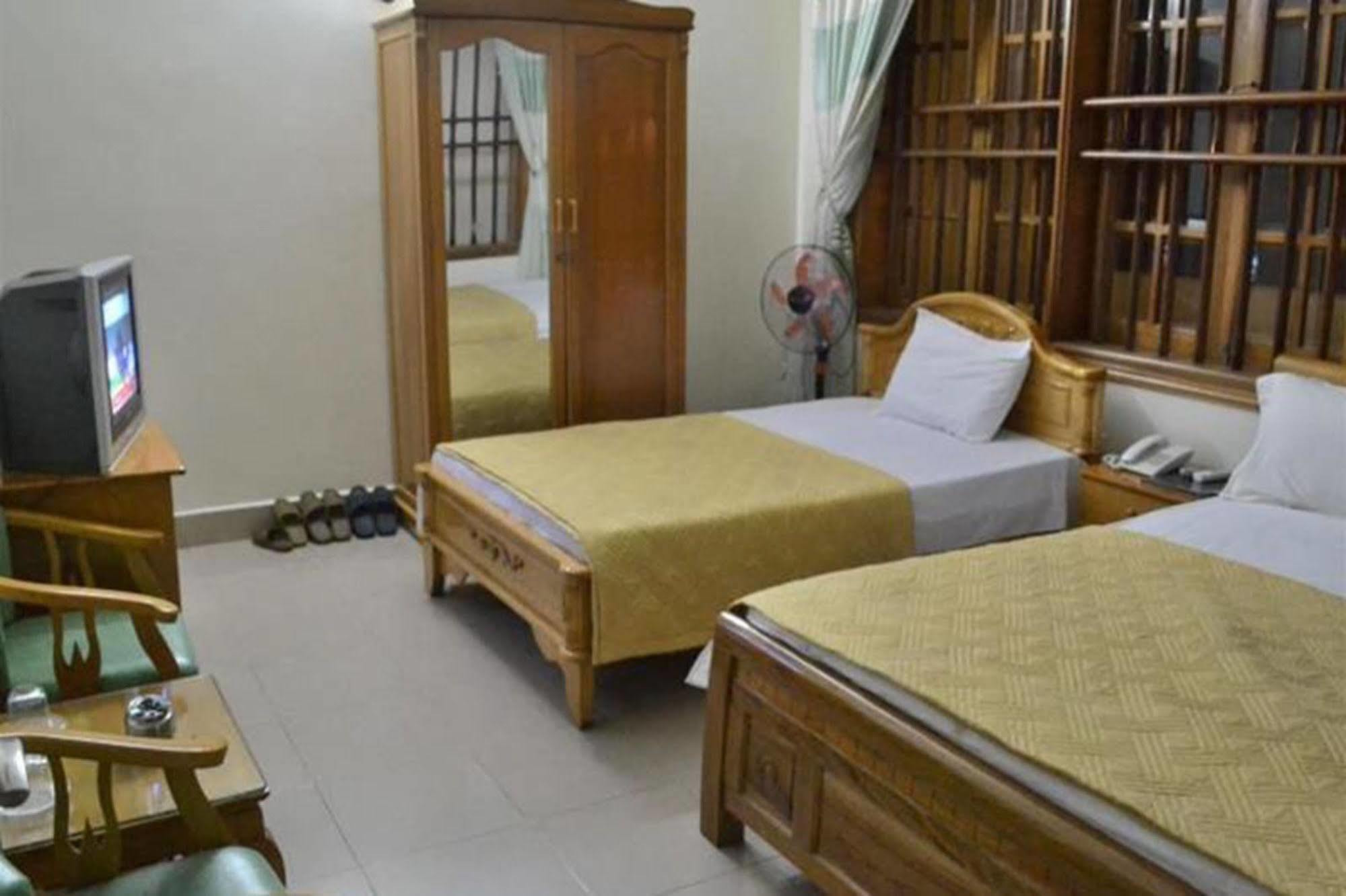 Hoang Ngoc Hotel Dong Khe Sau Екстер'єр фото