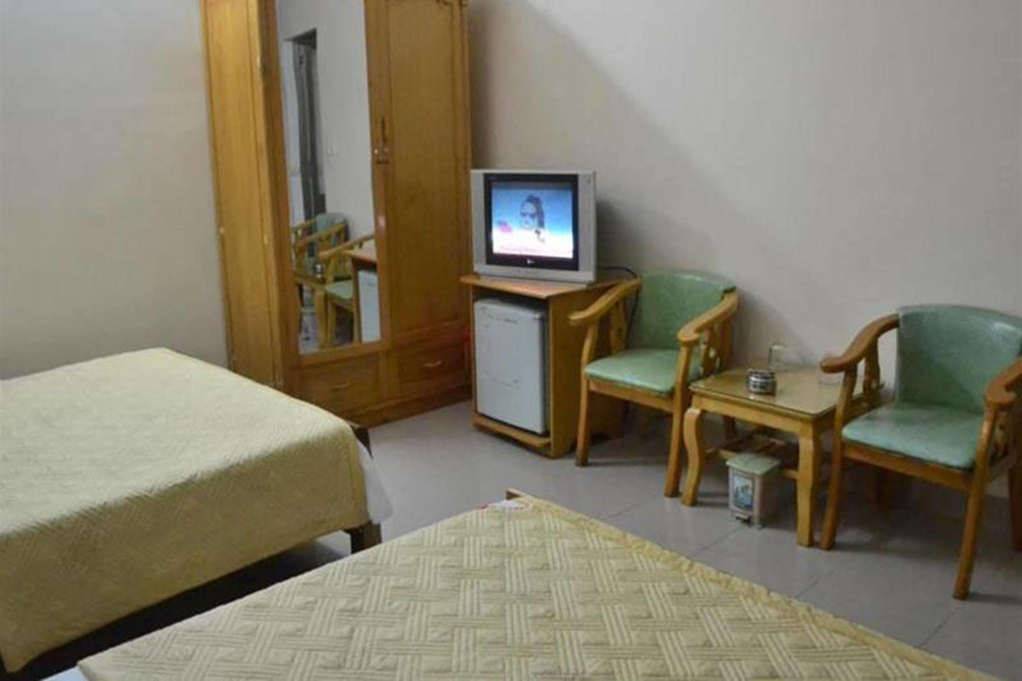 Hoang Ngoc Hotel Dong Khe Sau Екстер'єр фото