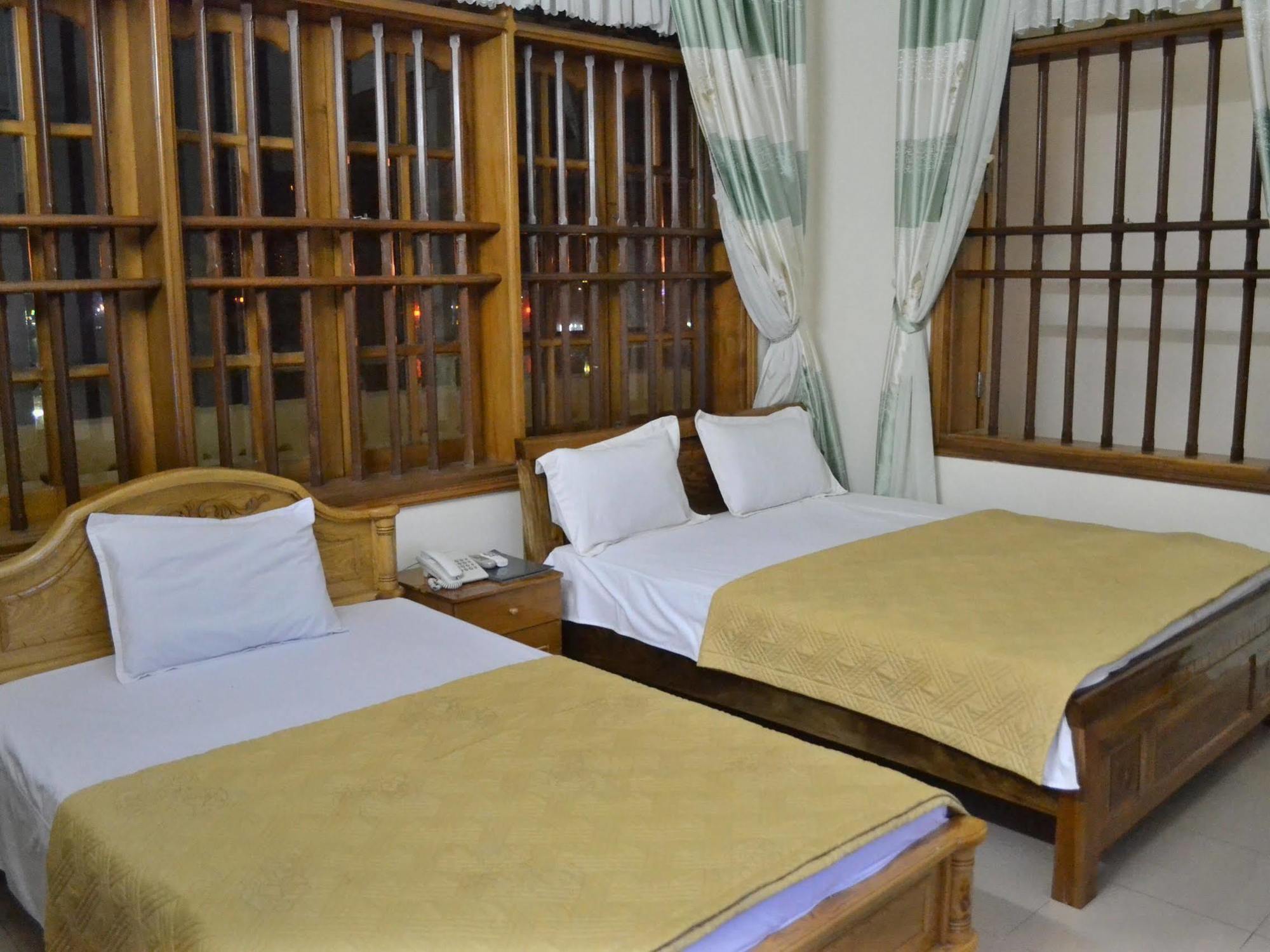 Hoang Ngoc Hotel Dong Khe Sau Екстер'єр фото